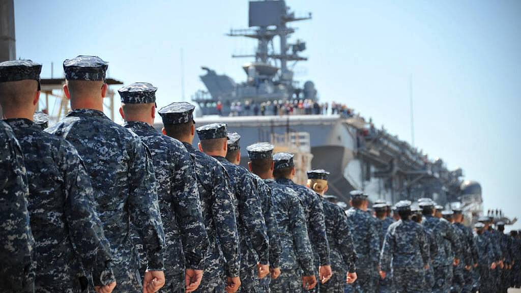 رزمایش آمریکا در خلیج فارس برای تثبیت حضورشان در منطقه است