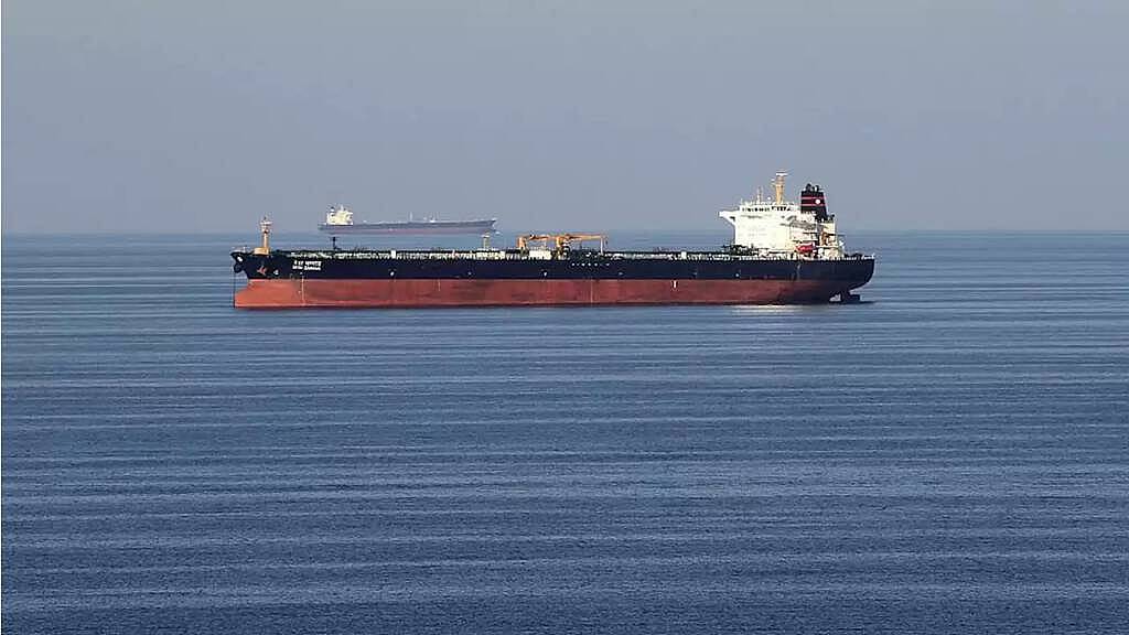 نفتکش‌ ایران با اسکورت نیروی دریایی ونزوئلا به این کشور می‌رسد