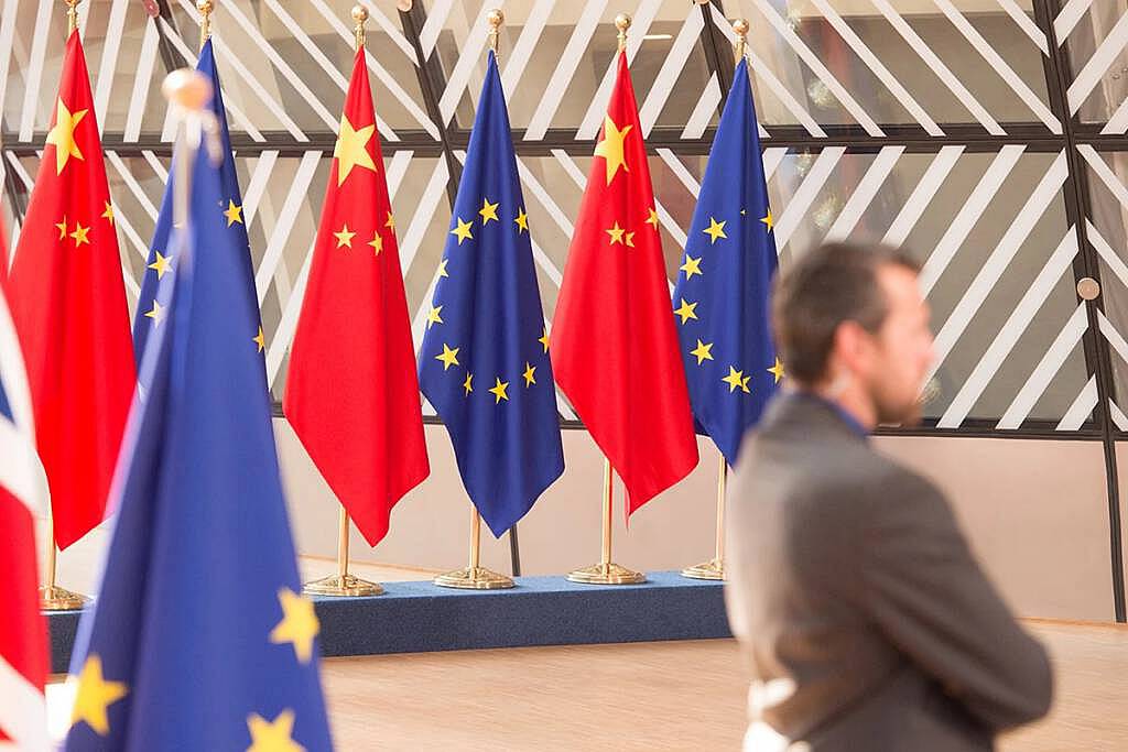 اروپا باید در برابر چین سیاست جدی اتخاذ کند